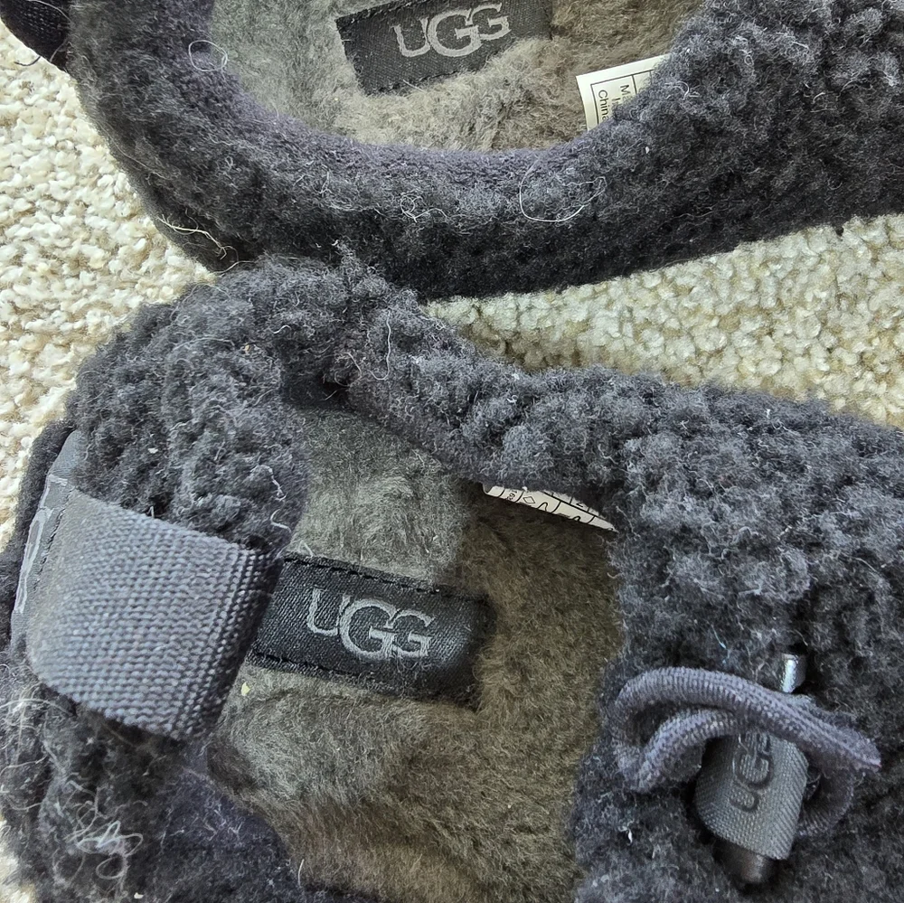 Ugg Plushy Slippers - Picture 5 of 7